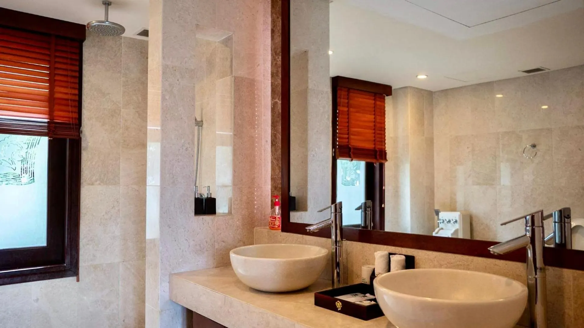 Ruby 7 Furama Villa Ocean View, Be Boi Rieng Da Nang